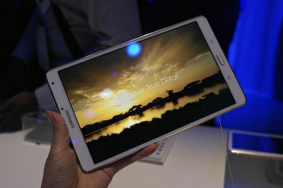 Galaxy Tab S 8.4 nổi bật với màn hình có mật độ điểm ảnh lên đến 359ppi