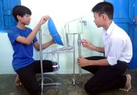 Học sinh “trường làng” chế tạo thiết bị lọc nước biển thành nước ngọt
