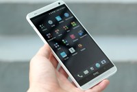 HTC One Max chính hãng giảm giá một nửa