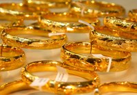 Chênh lệch giá vàng co lại 