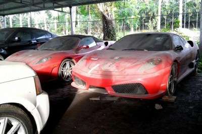 Kho siêu xe của Dũng mặt sắt nằm phủ bụi