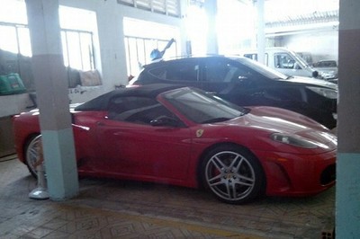 Siêu xe nằm đắp chiếu nhiều năm