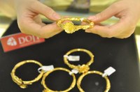 Giá vàng có dấu hiệu đi xuống