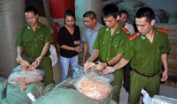 Hà Nội: Rùng mình phát hiện gần 2 tấn mực khô giả