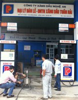 Hàng chục cửa hàng xăng dầu lắp IC giả, “móc túi” khách hàng 