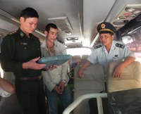 Quảng Bình: 2kg cần sa vùi trong bao gạo giấu trong xe khách 