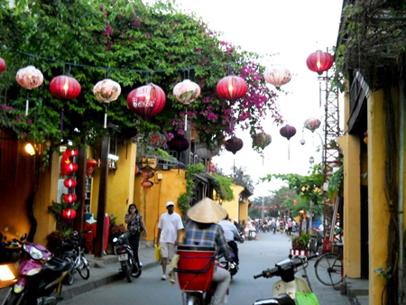 Đắm chìm trong phố Hội!