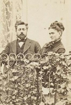 Gustave Eiffel và các đồng nghiệp chụp tại công trình nổi tiếng do ông thiết kế năm 1889.