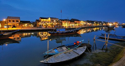 Hội An về đêm lung linh huyền ảo như một bức tranh sống động