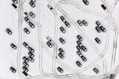 Khu công nghiệp ở cảng Gdynia bị tuyết bao phủ