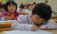 Cô giáo cực đoan hay quy định "trên trời"?
