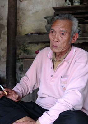 Ông Tưng kể về hoàn cảnh gia đình mình.