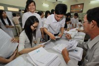 Ra trường, sinh viên ‘vật vã’ chờ việc