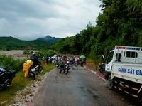 Sửa chữa hư hỏng trên Quốc lộ 48 qua Nghệ An
